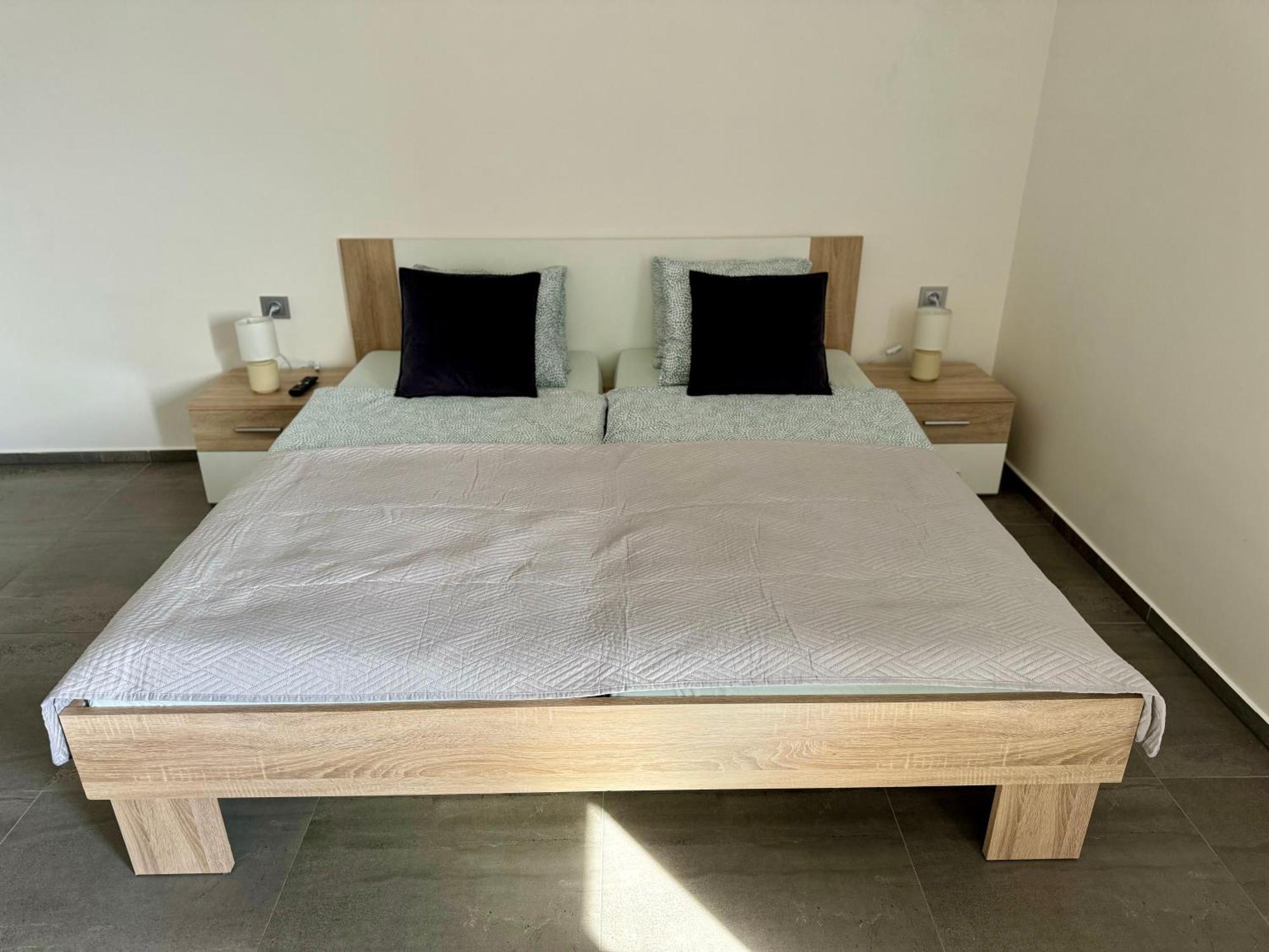 73m2 Klid Priroda Parking Free * Praha